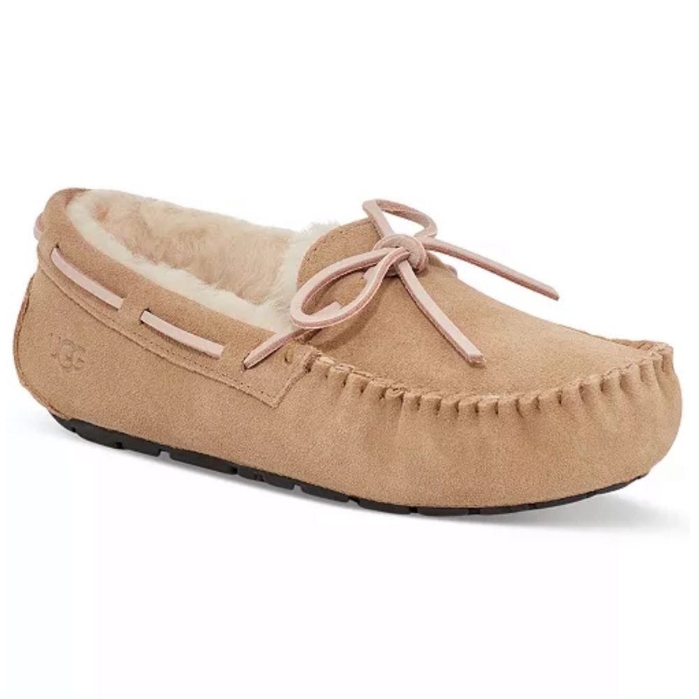 UGG Women's Dakota Moccasin Slippers, size 7 US